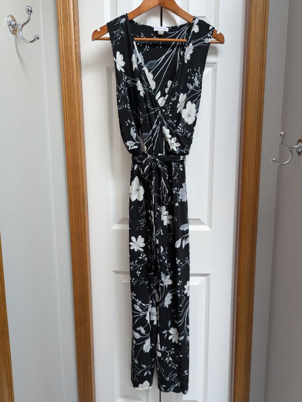 Calvin Klein Jumpsuit Black and White Floral Size 12 Wide Leg